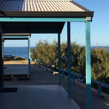 Hotel Dongara Tourist Park Port Denison Esterno foto