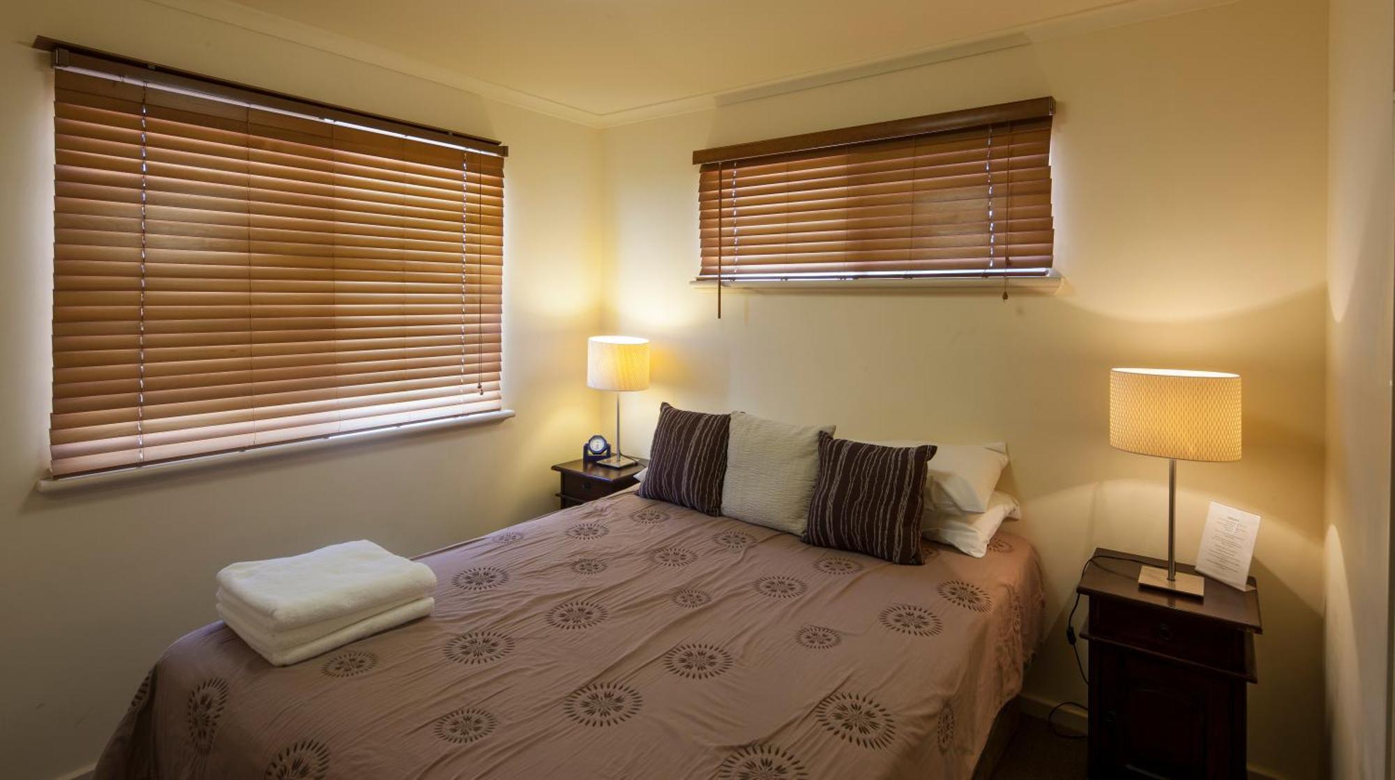 Hotel Dongara Tourist Park Port Denison Esterno foto