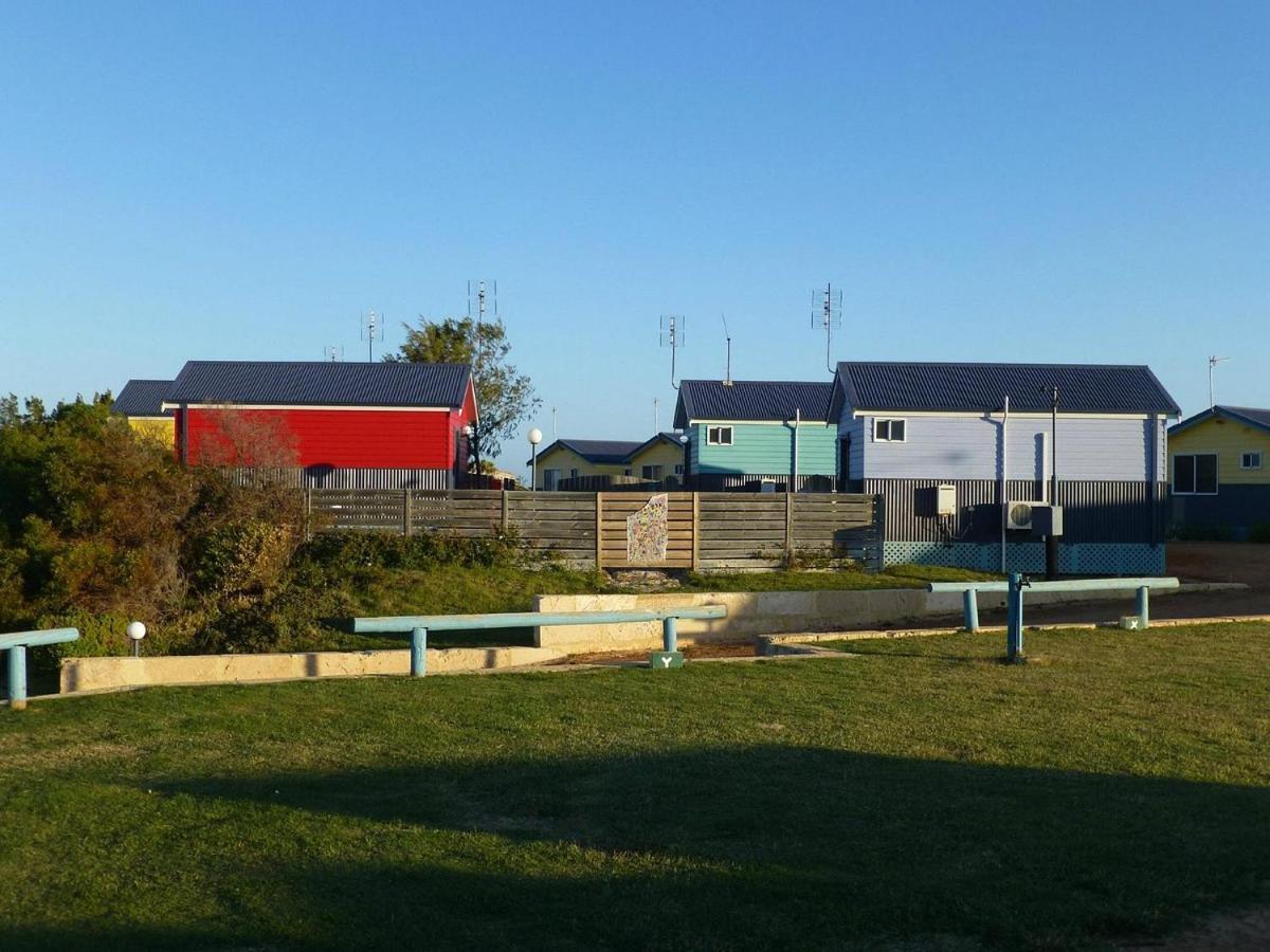 Hotel Dongara Tourist Park Port Denison Esterno foto