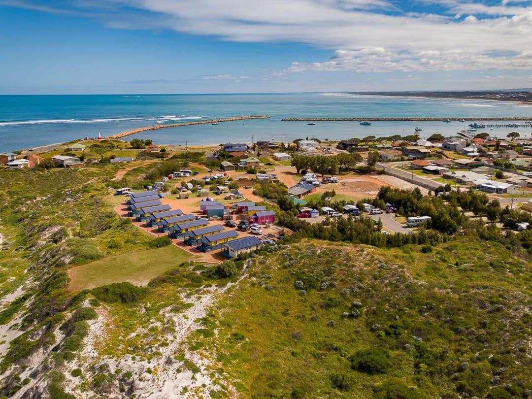 Hotel Dongara Tourist Park Port Denison Esterno foto