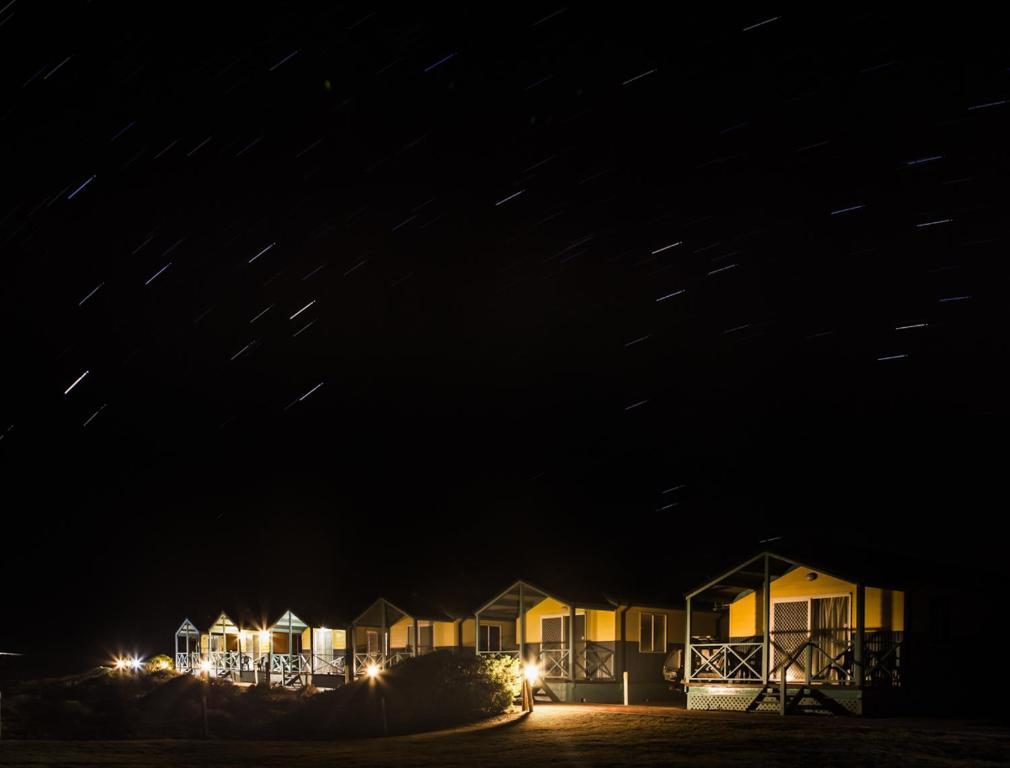 Hotel Dongara Tourist Park Port Denison Esterno foto