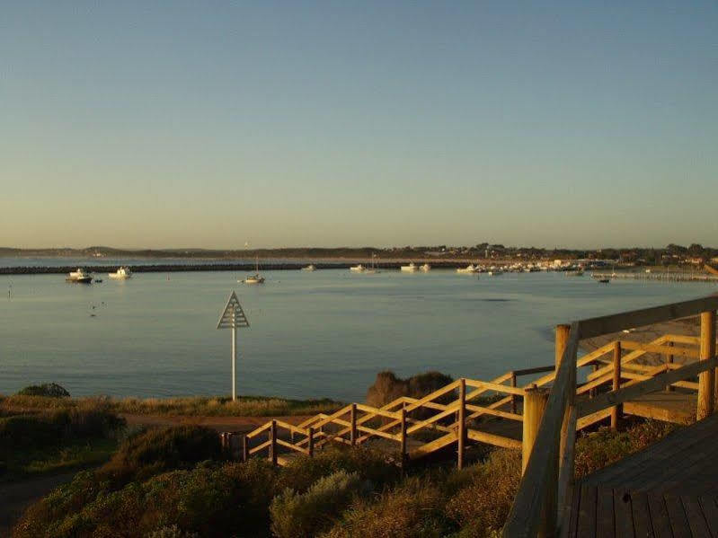 Hotel Dongara Tourist Park Port Denison Esterno foto