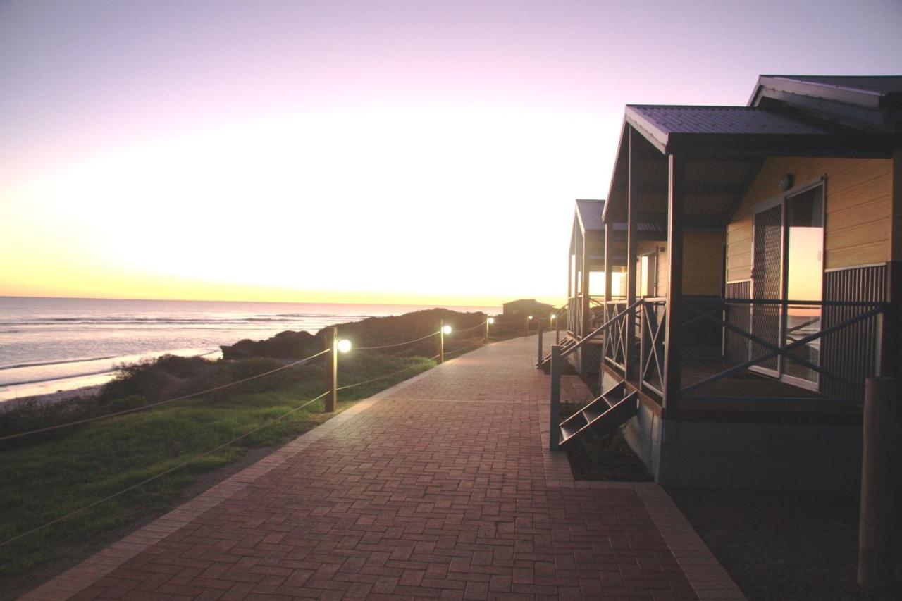 Hotel Dongara Tourist Park Port Denison Esterno foto