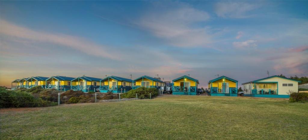 Hotel Dongara Tourist Park Port Denison Esterno foto